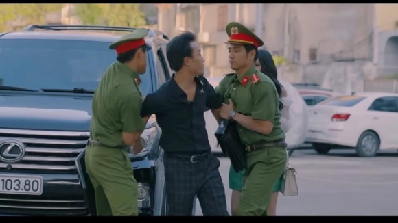4 Khan Gia Nan Mat Kien Nhan Voi Phim Cua Hong Diem   Viet Anh