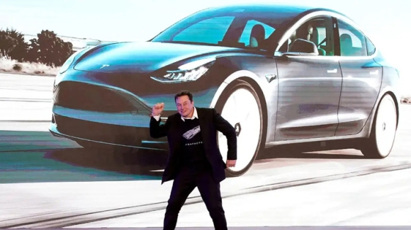 2 Vi Sao Elon Musk Van Choi Bai Giam Gia Xe Dien Tesla
