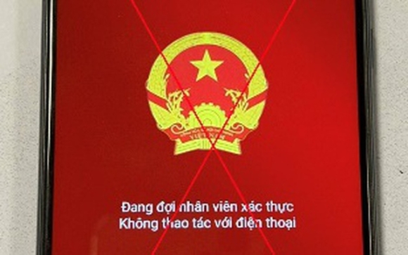 2 Ha Noi Cho Ban Muon Dien Thoai Cai Dat App Theo Loi Cong An 2 Nguoi Bay Sach Tien Trong Moi Tai Khoan
