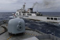 Indonesia điều tàu chiến, UAV theo dõi tàu hải cảnh Trung Quốc