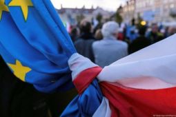 EU lục đục, Ba Lan phản pháo gắt: 'Không thể thảo luận về bán đứng chủ quyền...