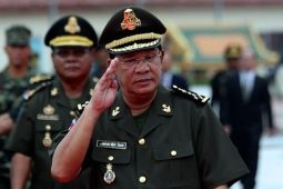 Để mắt đến Trung Quốc, Hun Sen thắt chặt kiểm soát quân đội