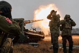 1.000 binh sĩ, 40 xe tăng Ukraine phản công ở Bakhmut, Nga rút lui khiến ông...