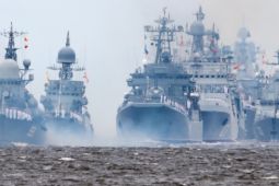 6 tàu được máy bay Mỹ yểm trợ phá 'vòng phong tỏa' Biển Đen của Nga