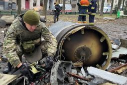 Quân xâm lược Nga đổi chiến thuật tập kích Ukraine
