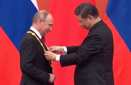 Nga đã trở thành chư hầu của Trung Quốc như thế nào ?
