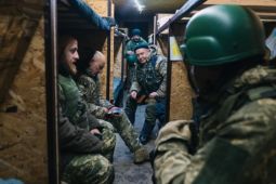 Đầm lầy, rừng rậm và pháo kích: Năm mới trên tiền tuyến phía bắc Ukraine