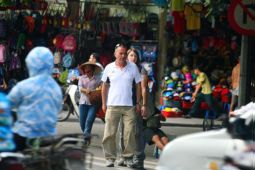 Du khách Tây: Sang đường ở Việt Nam như chơi trò phiêu lưu, mạo hiểm