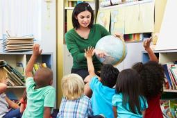 Vì sao nước Mỹ thiếu giáo viên trầm trọng?