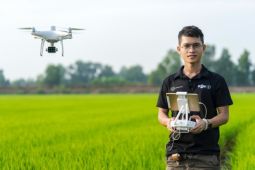 Kỹ sư 9X đưa công nghệ không người lái lên cánh đồng Việt Nam