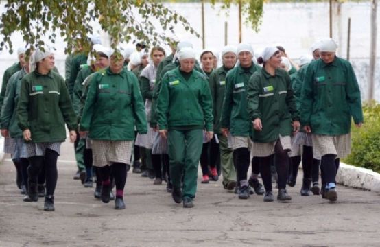 Do thiếu đàn ông - Putin bắt đầu gửi tù nhân nữ ra chiến trường