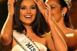 Hoa hậu quốc tế bị tước vương miện: Sắc đẹp cần song hành với hình ảnh đẹp
