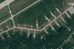 Ảnh vệ tinh hé lộ sân bay Nga sau khi bị UAV tập kích