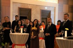 Chúc mừng cộng đồng người Việt tại Slovakia được công nhận là dân tộc thiểu số...