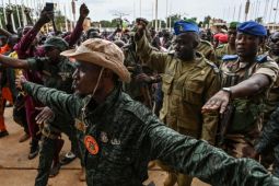 Niger trục xuất đại sứ Pháp