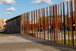 Những điểm checkin không thể bỏ qua khi ghé thăm bức tường Berlin