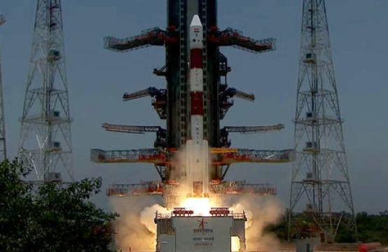 Ấn Độ phóng tàu thăm dò Mặt trời