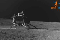 Bức ảnh lịch sử của tàu Ấn Độ trên Mặt trăng: Sắp chìm vào đêm lạnh -173 độ