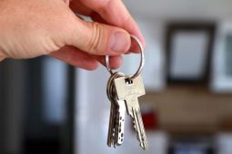 Cảnh báo: Chuyển tiền trước rồi gửi chìa khóa khi thuê nhà ở Đức qua mạng