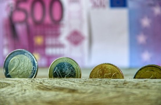 Ở Đức cha mẹ có phải chu cấp tài chính cho con khi con trên 18 tuổi?