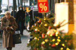 Một mùa Giáng sinh tiết kiệm hơn ở châu Âu