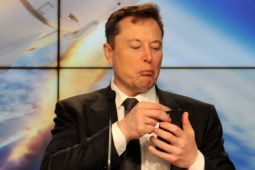 Elon Musk tuyên bố sẽ ngừng dùng số điện thoại
